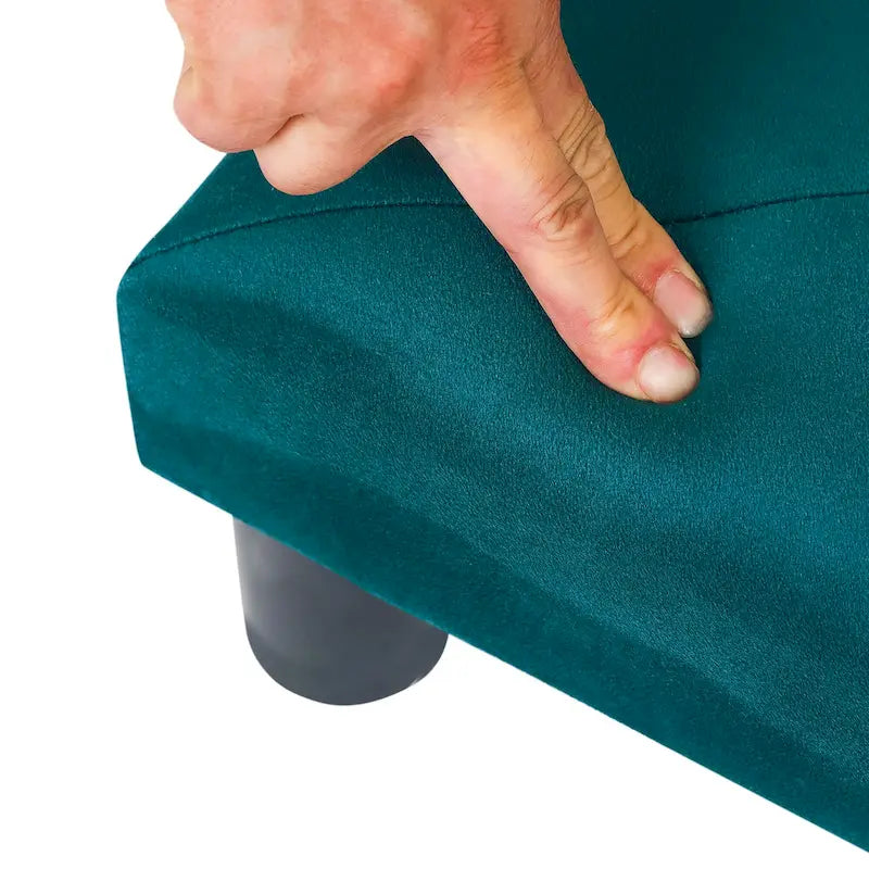 Ottoman en velours avec capitonnage à boutons